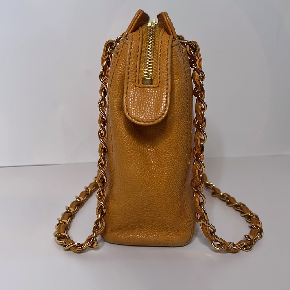 SOLD - CHANEL vintage orange caviar leather shoulder bag - Picture 4 of 16